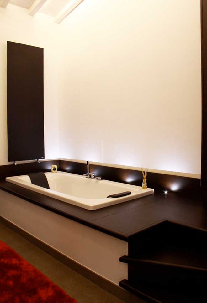 Vuoi un mobile per il bagno in legno: ecco gli errori da evitare 1 mobile per il bagno in legno Falegnameria Caponi