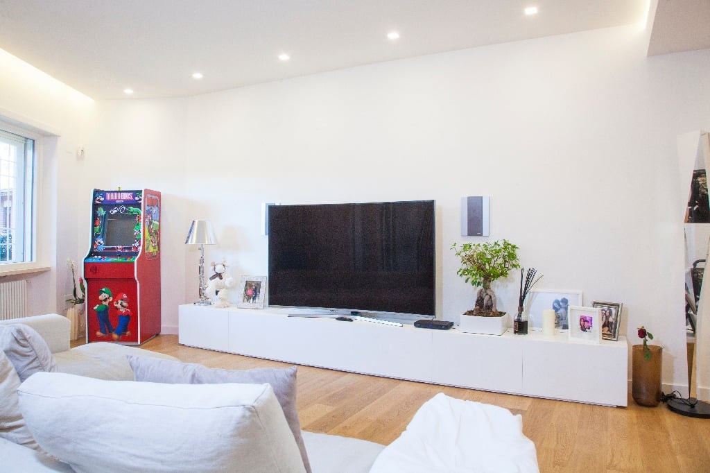 Cerchi un mobile per la tv in legno? 3 consigli per il mobile più adatto a te 2 mobile per la tv in legno Falegnameria Caponi