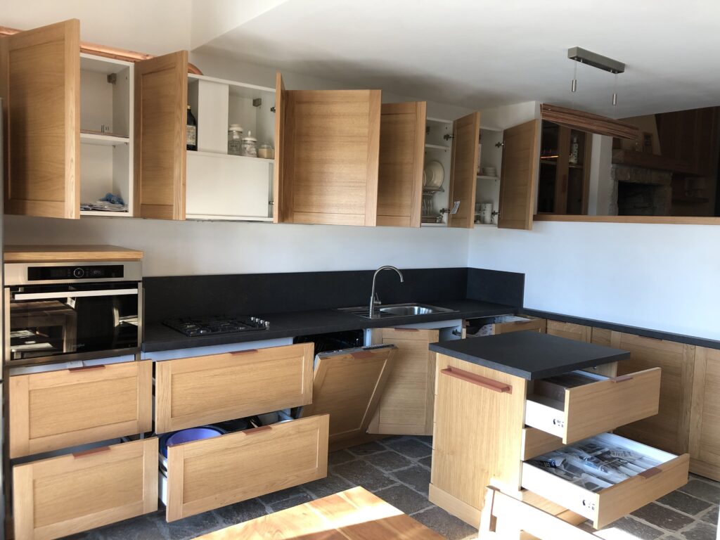 Cucine artigianali su misura: ecco a chi richiedere la tua e perché 4 Cucine artigianali su misura Falegnameria Caponi
