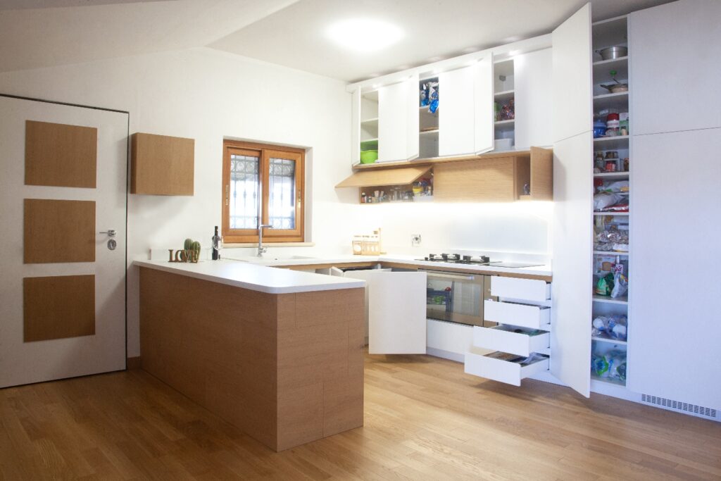 Vuoi una buona cucina angolare su misura? Richiedila a Caponi 2 cucina angolare su misura Falegnameria Caponi